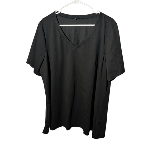 Bloomchic black vneck tshirt size 22-24 comfort plus size - Picture 2 of 4